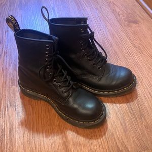 The Jadon boot smooth with leather platforms